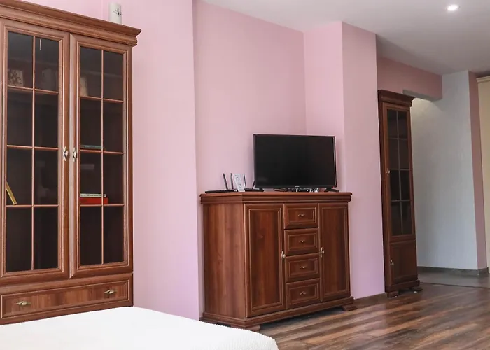 With Free Parking By Apartmax Apartamento