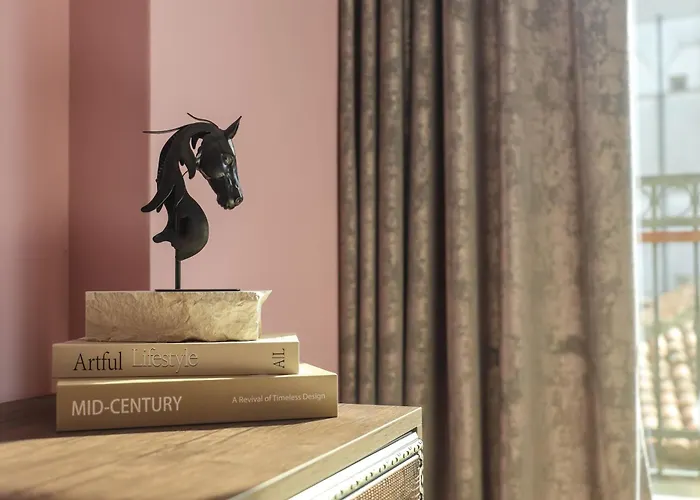 With Free Parking By Apartmax Apartamento