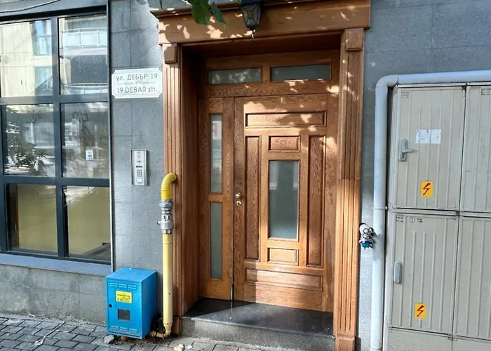 With Free Parking By Apartmax Apartamento