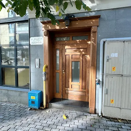 With Free Parking By Apartmax Lägenhet