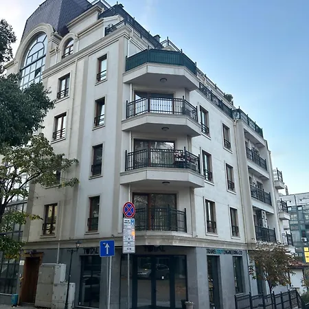 Lägenhet With Free Parking By Apartmax Varna